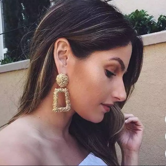 “Alice” Geometric Circle/Rectangle Hoop Earring - Picture 8 of 9